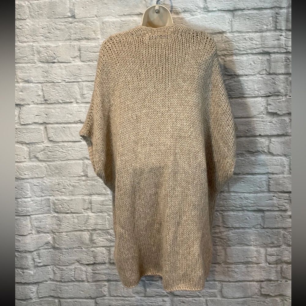 Latierra Women's Nube Vest in Oatmeal Alpaca Blend One Size - Picture 5 of 9
